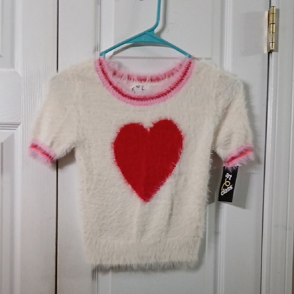 Art Class soft faux fur heart holiday short sleeve sweater  Sz L (10/12) NWT